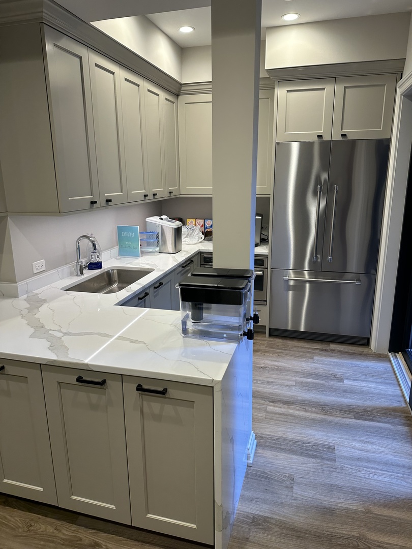 154 West Superior Street Chicago IL 60654