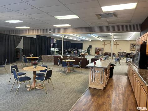 1624 Avenue Of The Cities Avenue Moline IL 61265