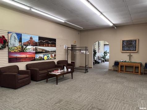 1624 Avenue Of The Cities Avenue Moline IL 61265