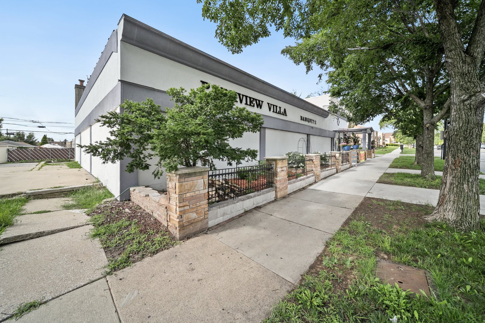 6155 West Fullerton Avenue Chicago IL 60639
