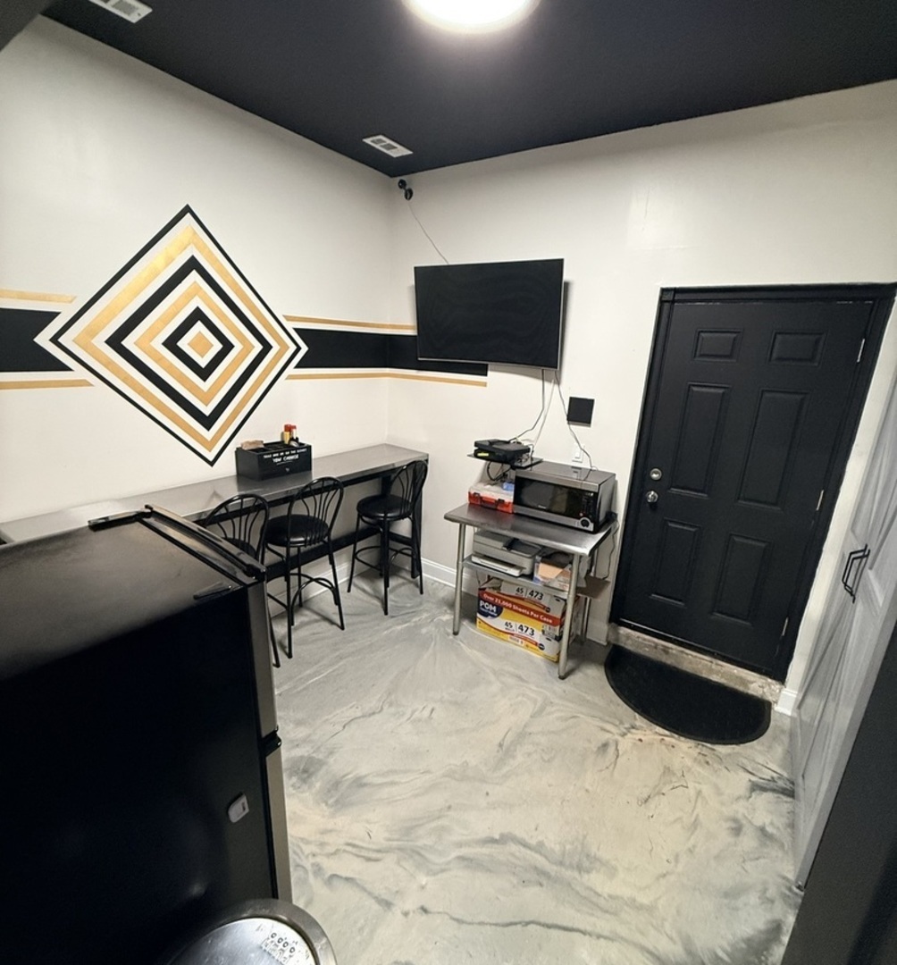 8252 South Ashland Avenue Chicago IL 60620