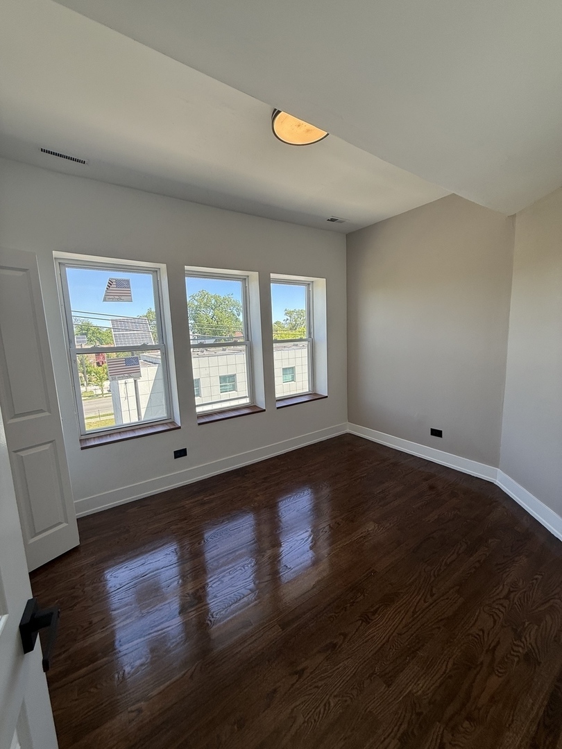 6915 South Peoria Street Chicago IL 60621