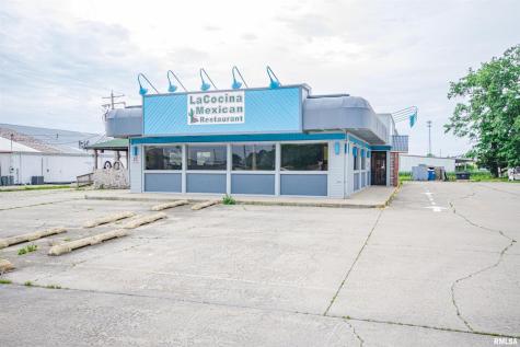1407 West Main Street Salem IL 62881
