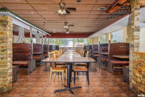 1407 West Main Street Salem IL 62881