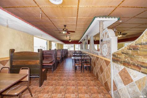 1407 West Main Street Salem IL 62881