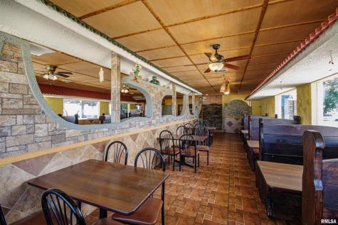 1407 West Main Street Salem IL 62881