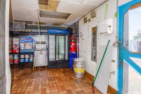 1407 West Main Street Salem IL 62881
