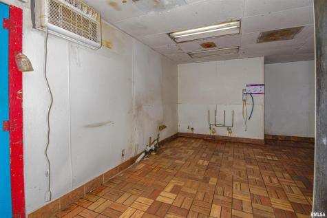 1407 West Main Street Salem IL 62881