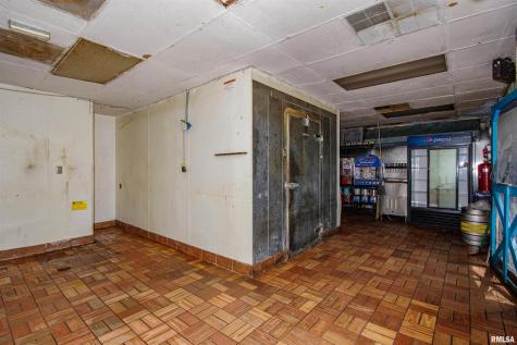 1407 West Main Street Salem IL 62881