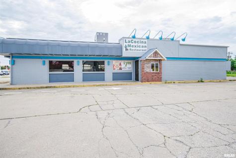 1407 West Main Street Salem IL 62881