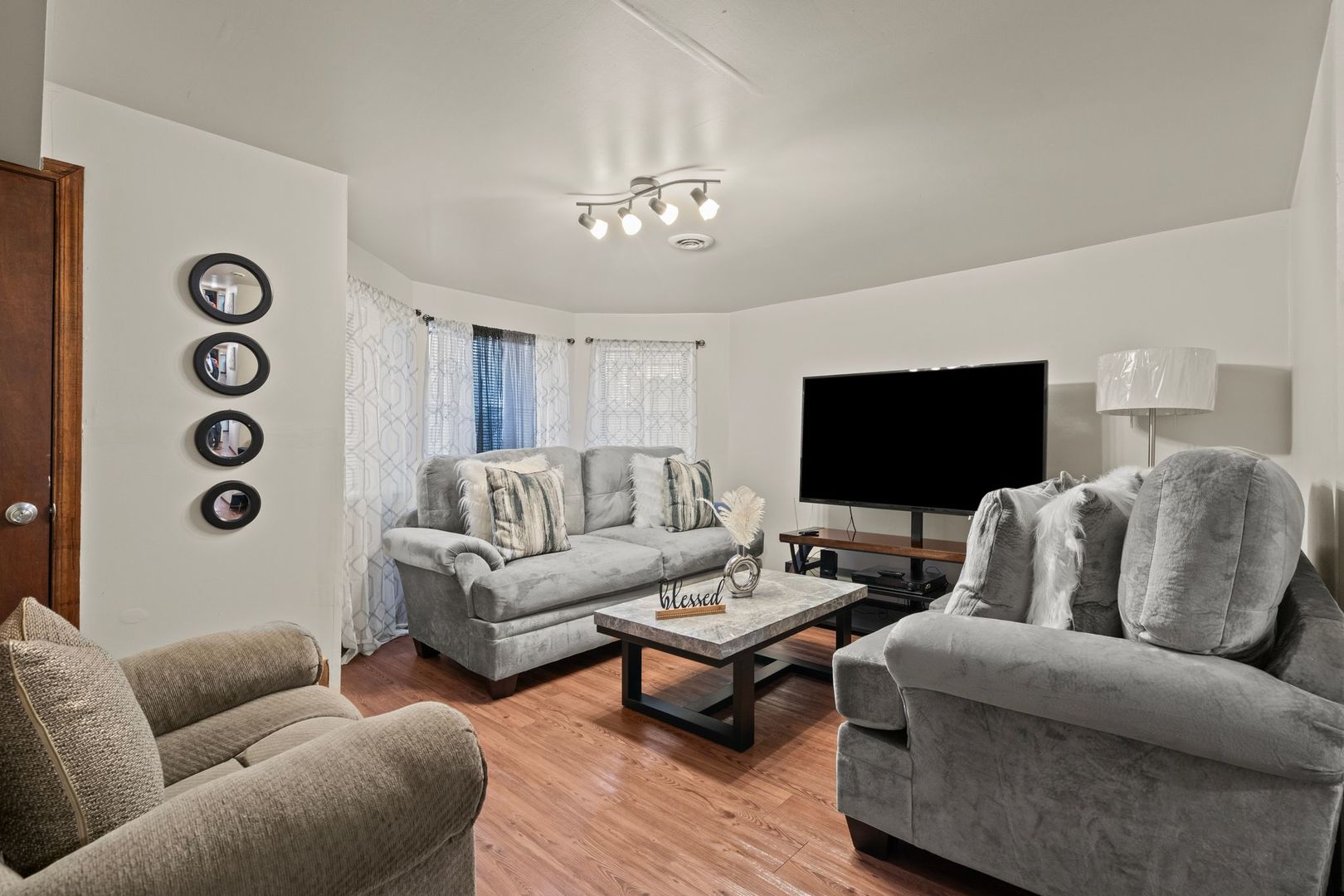 6037 South Champlain Avenue Chicago IL 60637