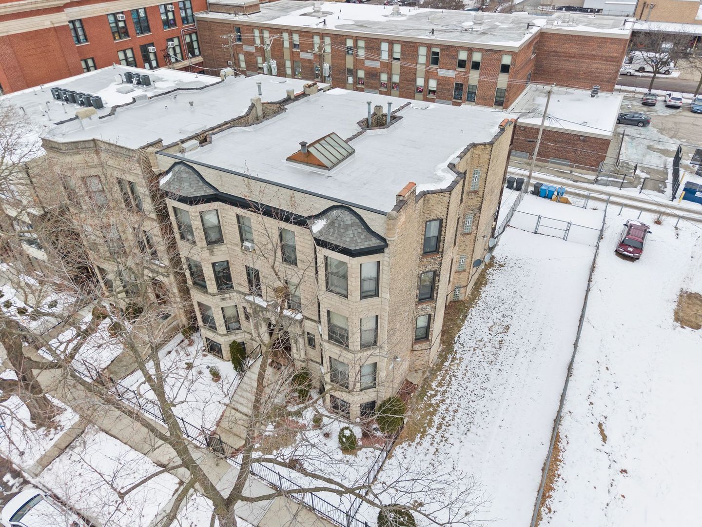 6037 South Champlain Avenue Chicago IL 60637