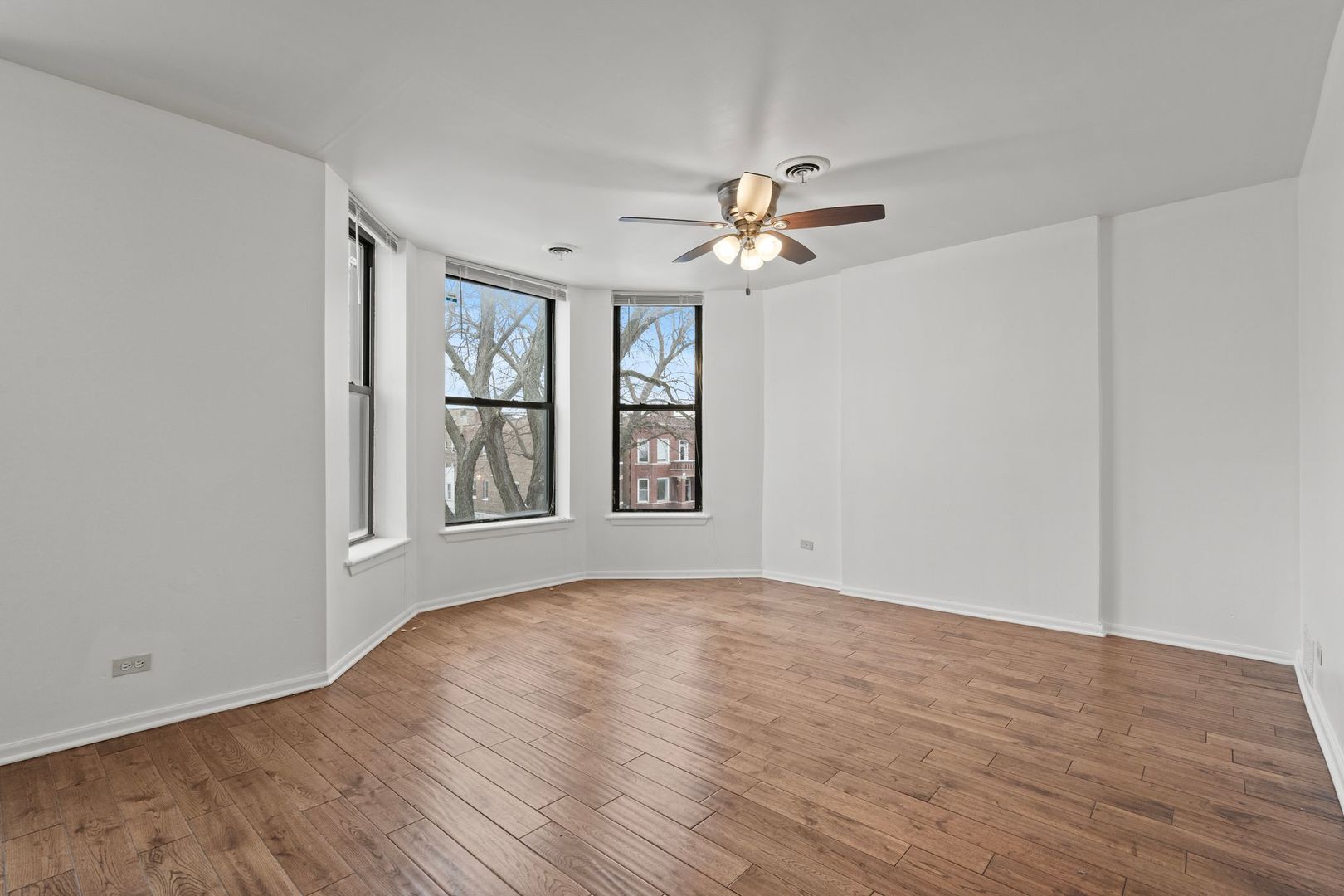 6037 South Champlain Avenue Chicago IL 60637