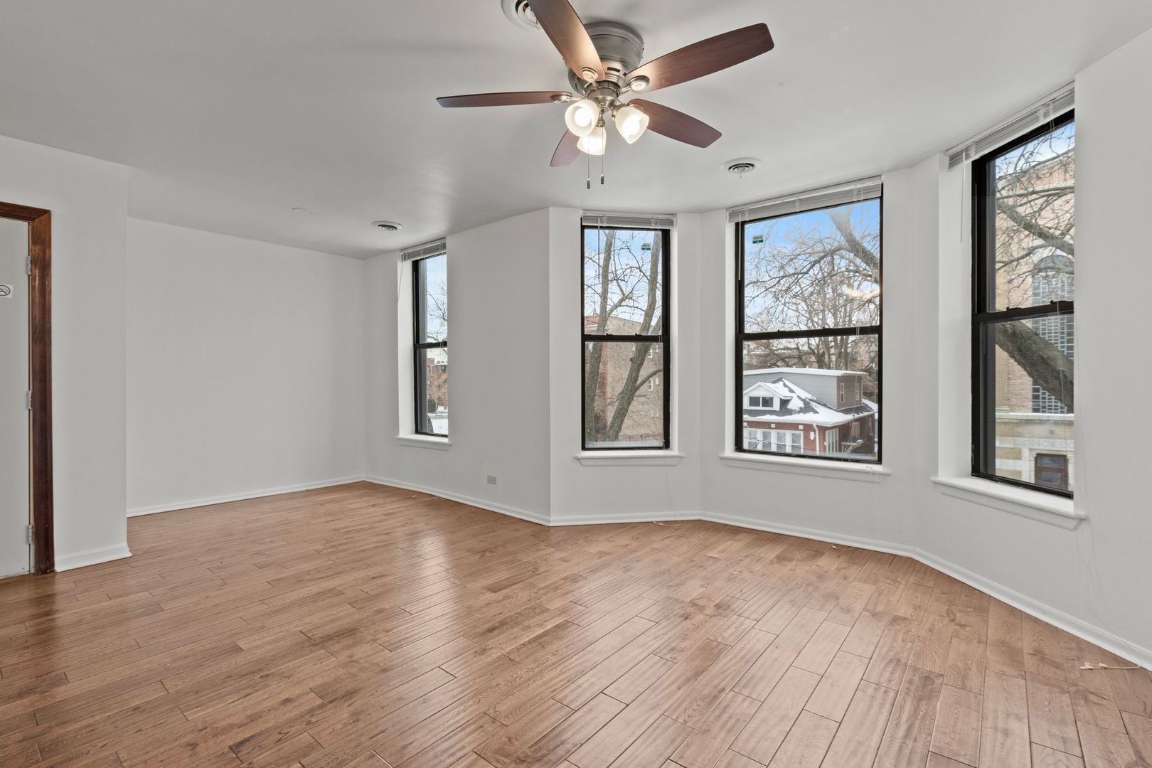 6037 South Champlain Avenue Chicago IL 60637