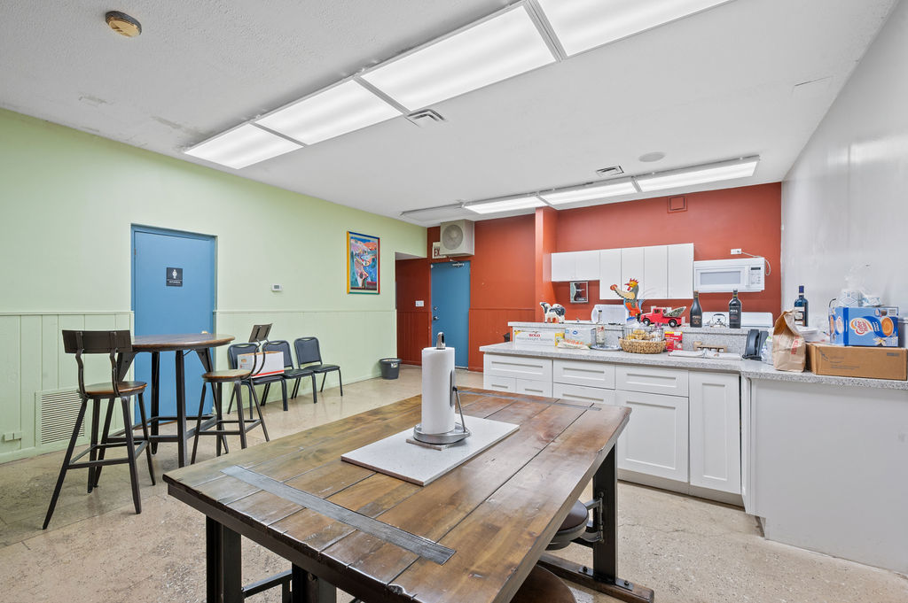5940 West Montrose Avenue Chicago IL 60634