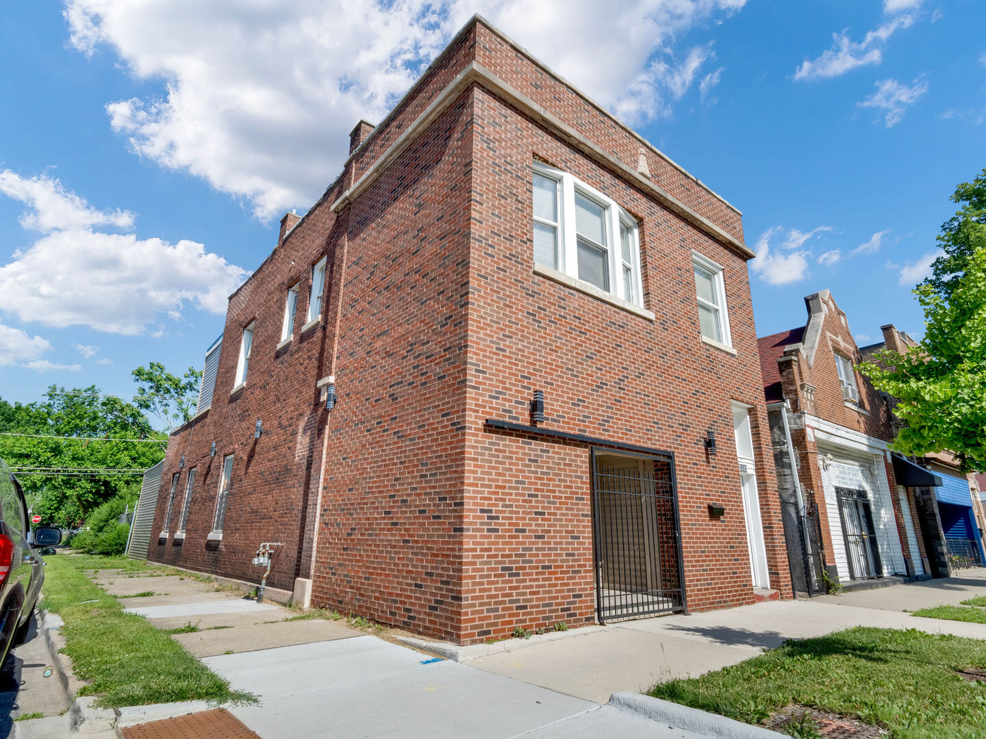 5242 South Damen Avenue Chicago IL 60609