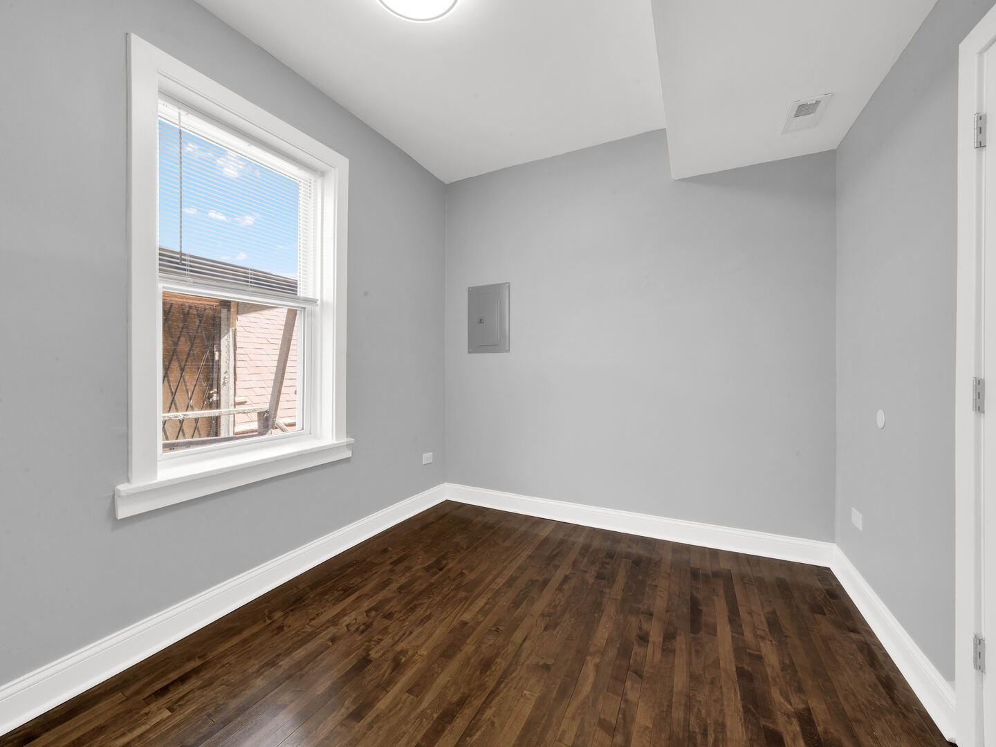 5242 South Damen Avenue Chicago IL 60609