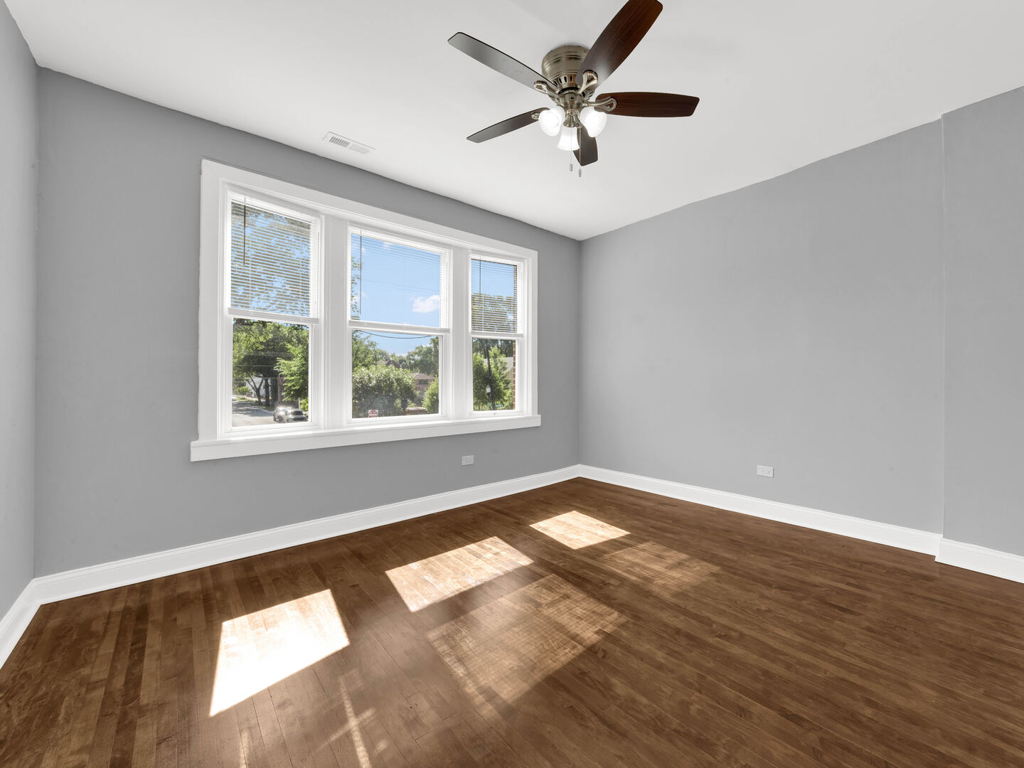 5242 South Damen Avenue Chicago IL 60609