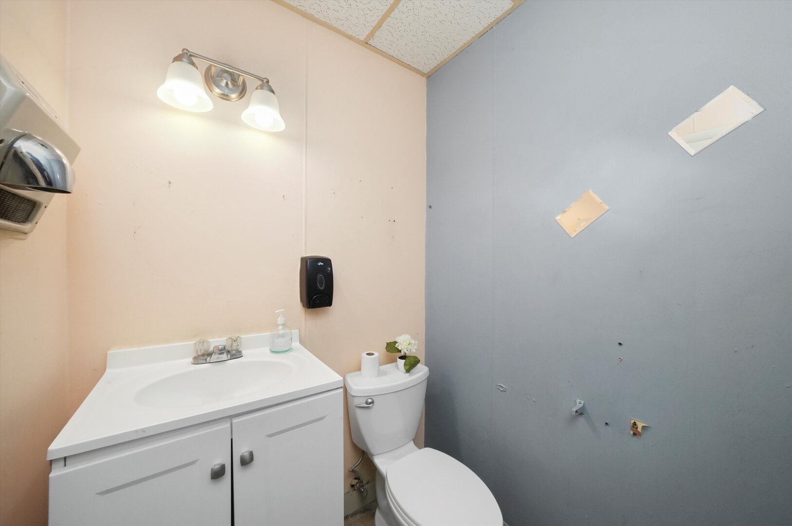 6309 West Grand Avenue Chicago IL 60639
