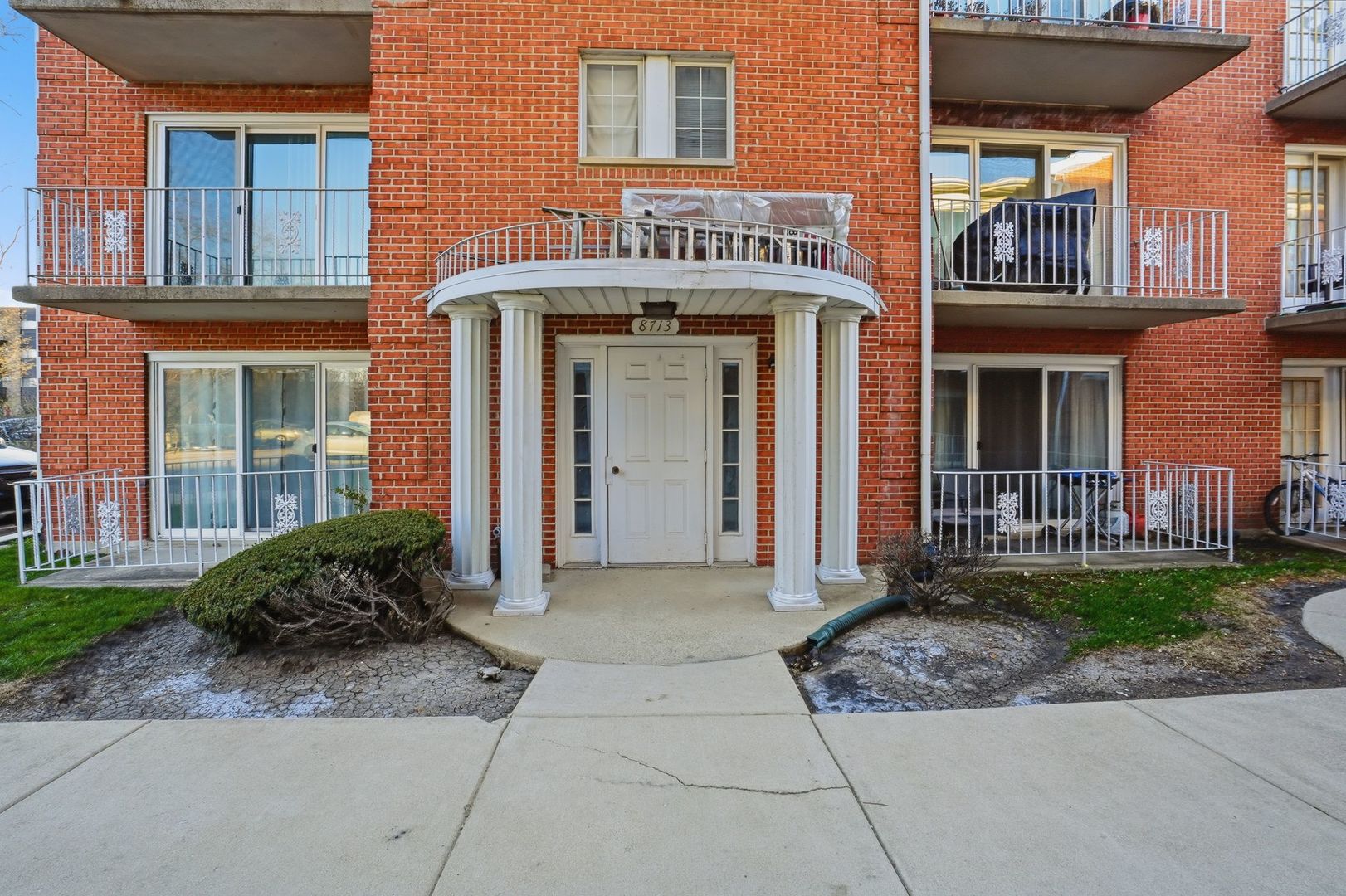 8713 West Ballard Road Des Plaines IL 60016