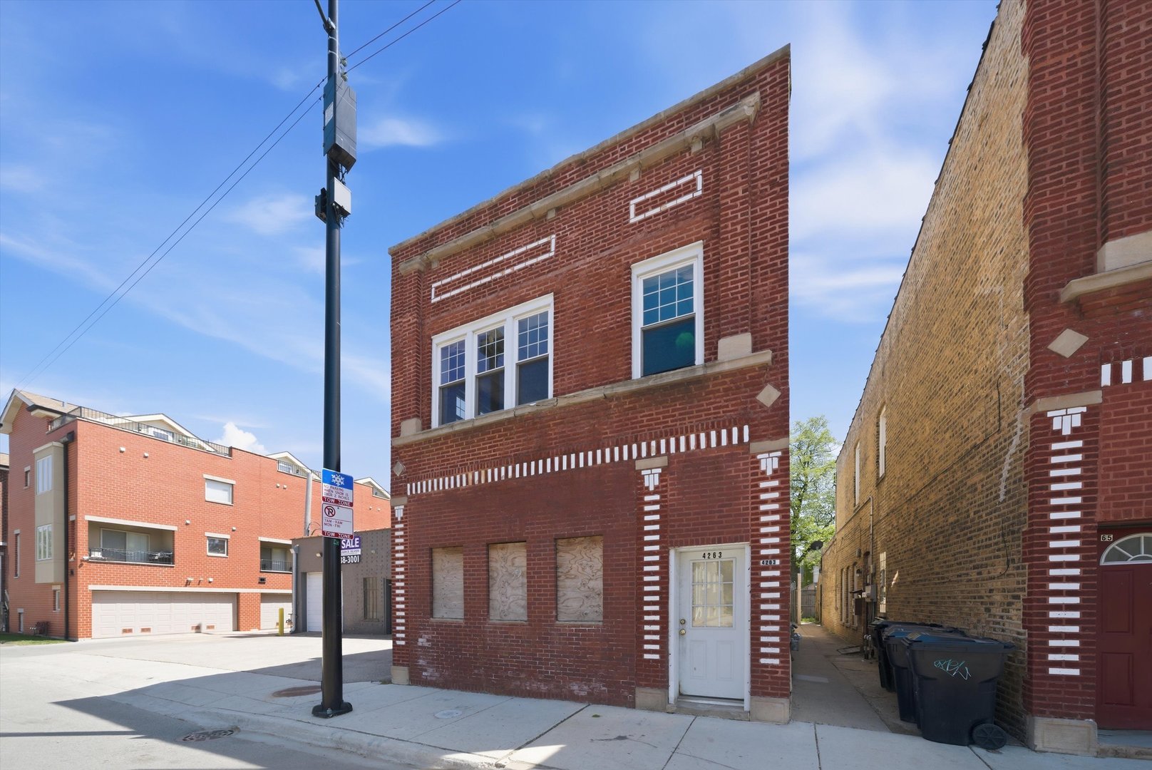 4263 West Montrose Avenue Chicago IL 60641