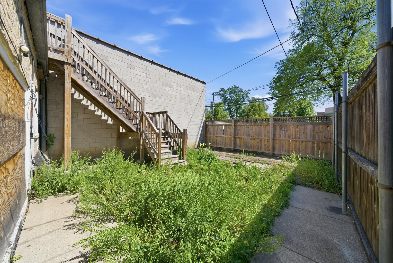 4263 West Montrose Avenue Chicago IL 60641