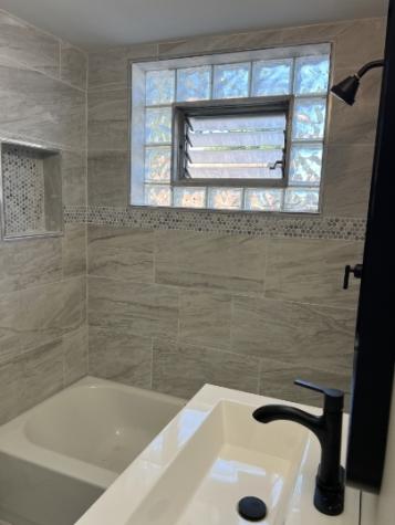 8923 South Cottage Grove Avenue Chicago IL 60619