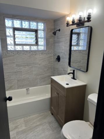 8923 South Cottage Grove Avenue Chicago IL 60619