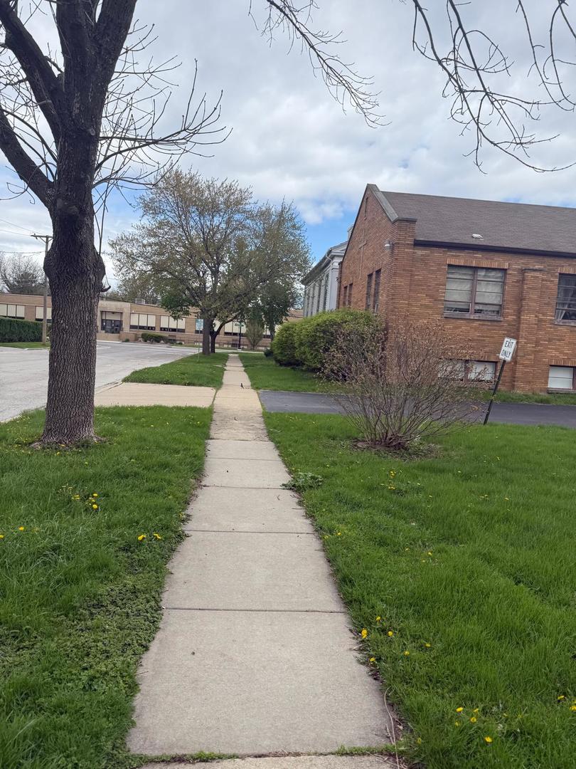 23913 West Lockport Street Plainfield IL 60544