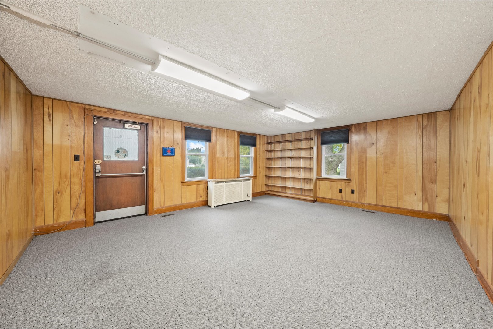 412 Hankes Avenue Aurora IL 60505