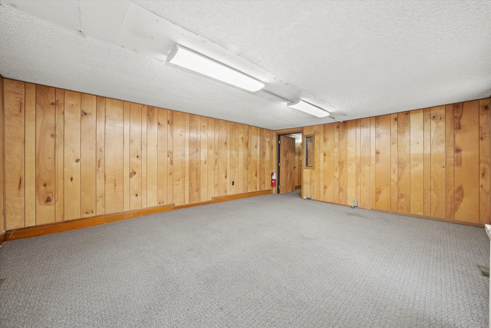 412 Hankes Avenue Aurora IL 60505