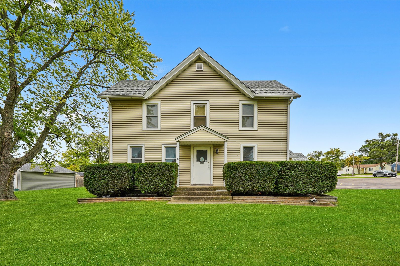 412 Hankes Avenue Aurora IL 60505