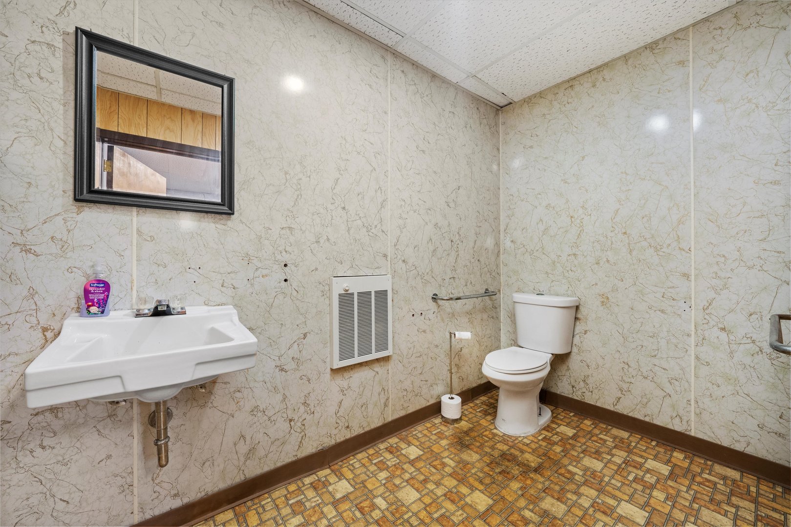 412 Hankes Avenue Aurora IL 60505