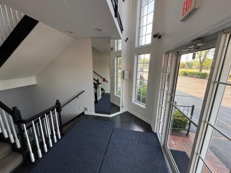 655 Rockland Road Lake Bluff IL 60044