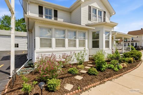 101 & 109 West Church Street Sandwich IL 60548