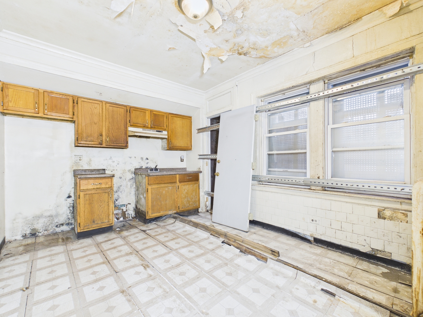 6602 South Troy Street Chicago IL 60629