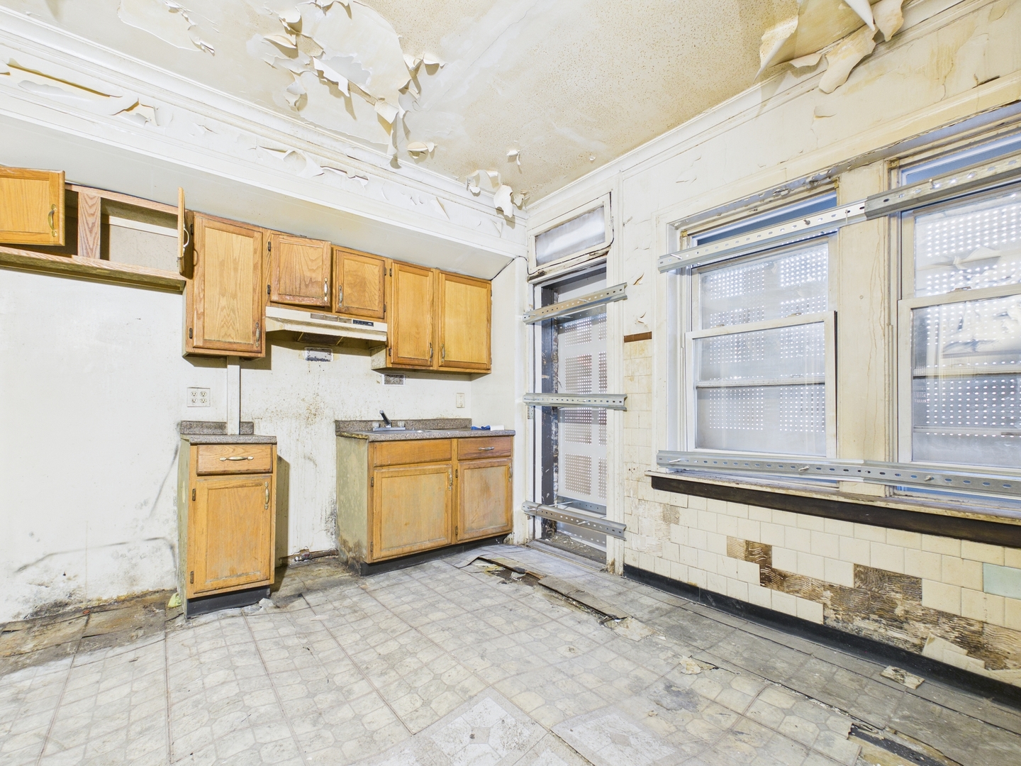 6602 South Troy Street Chicago IL 60629