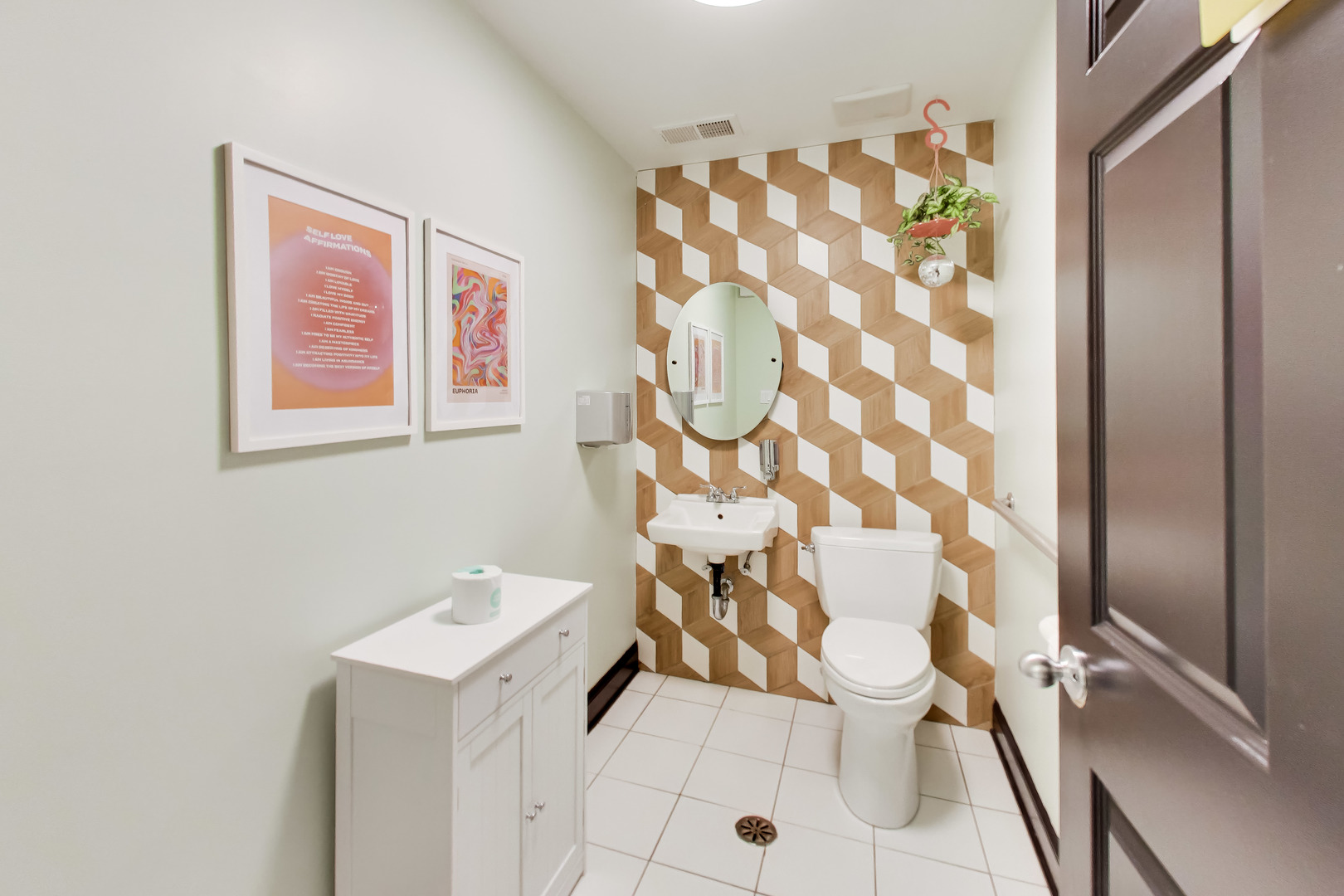 2108 West Roscoe Street Chicago IL 60618