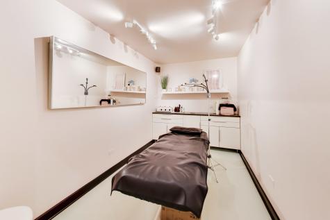 2108 West Roscoe Street Chicago IL 60618