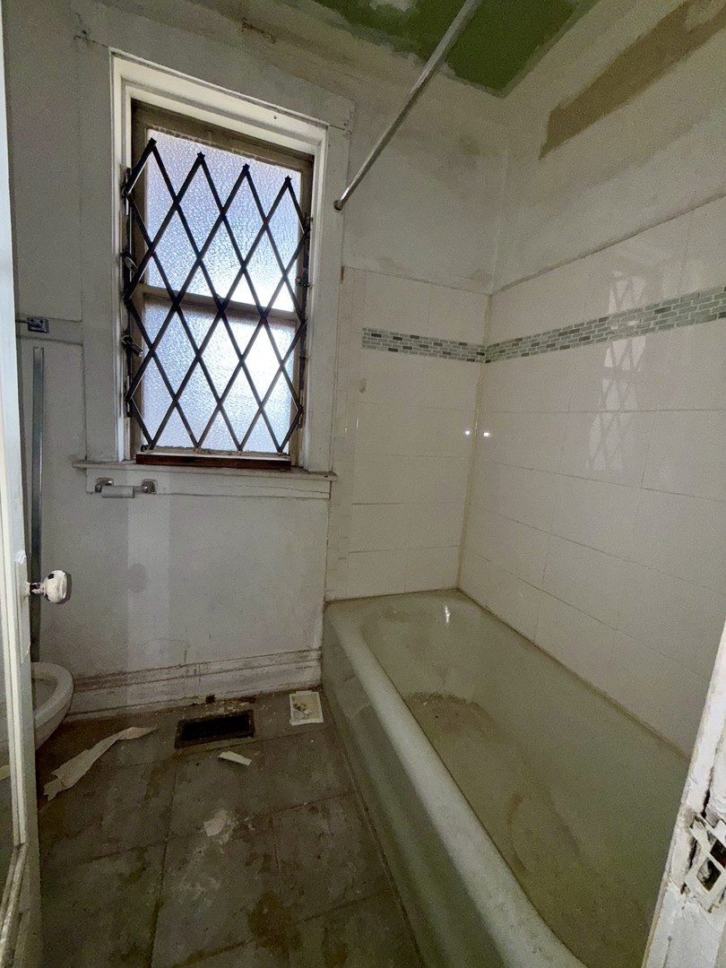 5150 West Ohio Street Chicago IL 60644