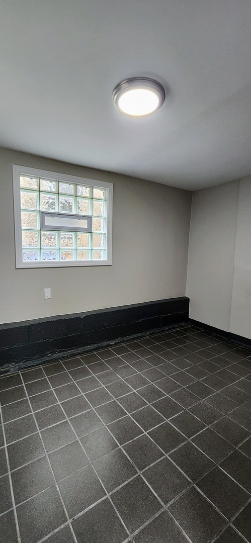 3816 West Montrose Avenue Chicago IL 60618
