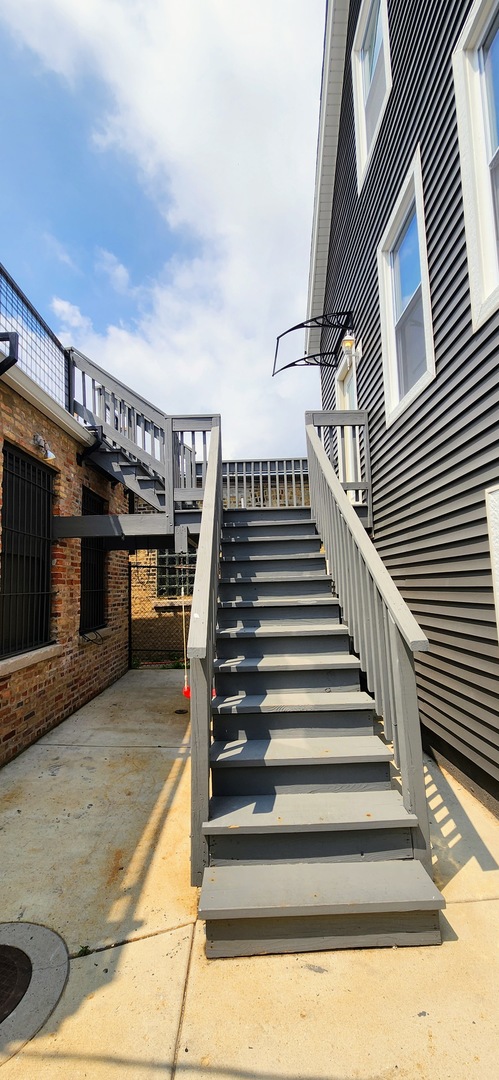 3816 West Montrose Avenue Chicago IL 60618