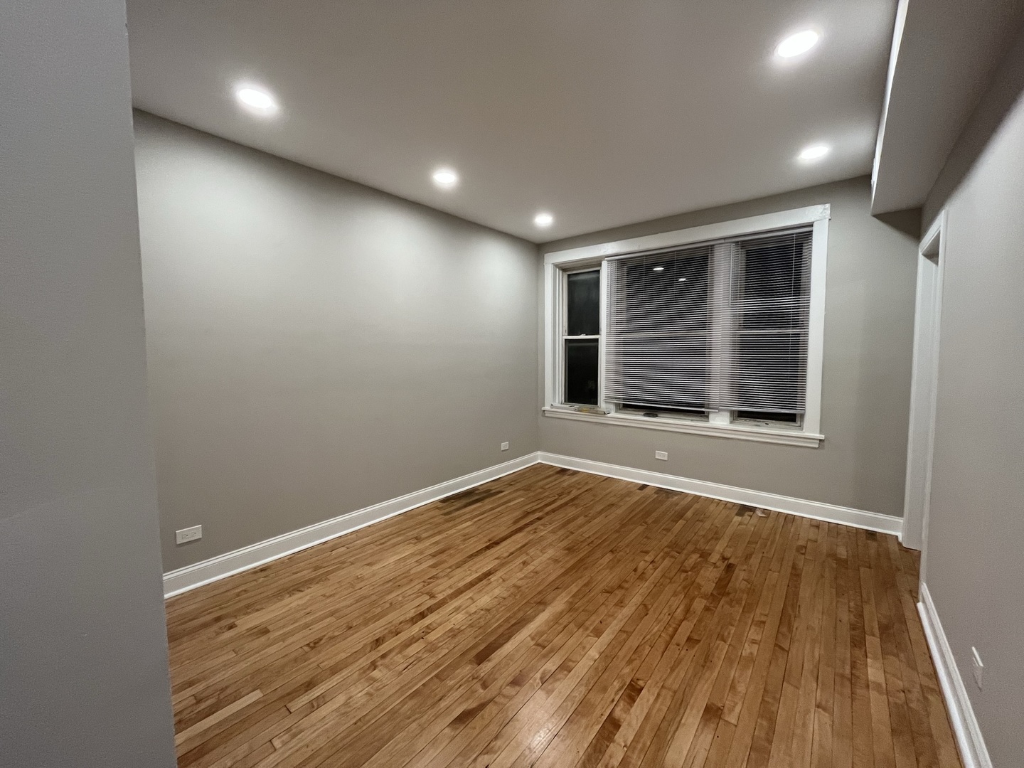 3816 West Montrose Avenue Chicago IL 60618