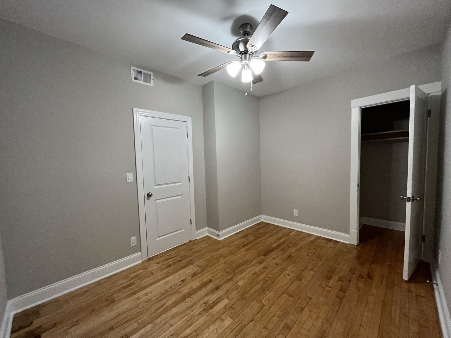 3816 West Montrose Avenue Chicago IL 60618