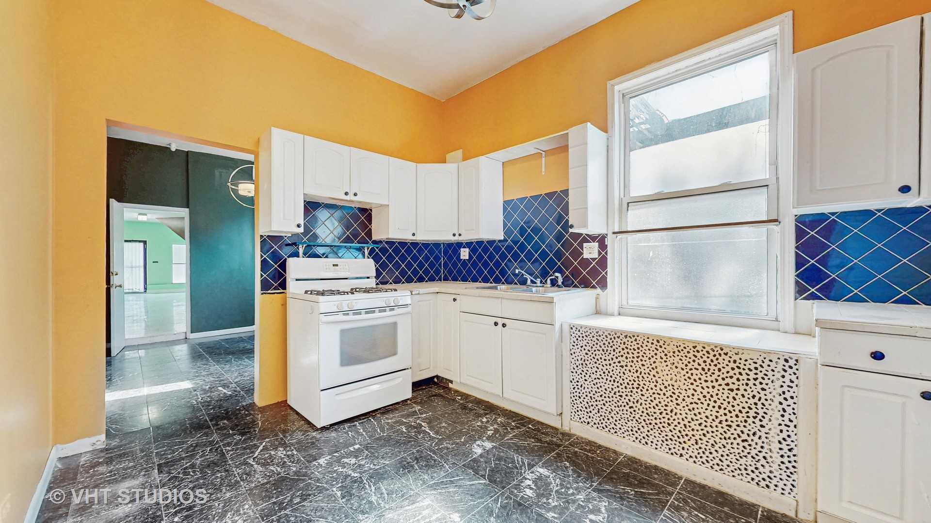 2221 West 21st Street Chicago IL 60608