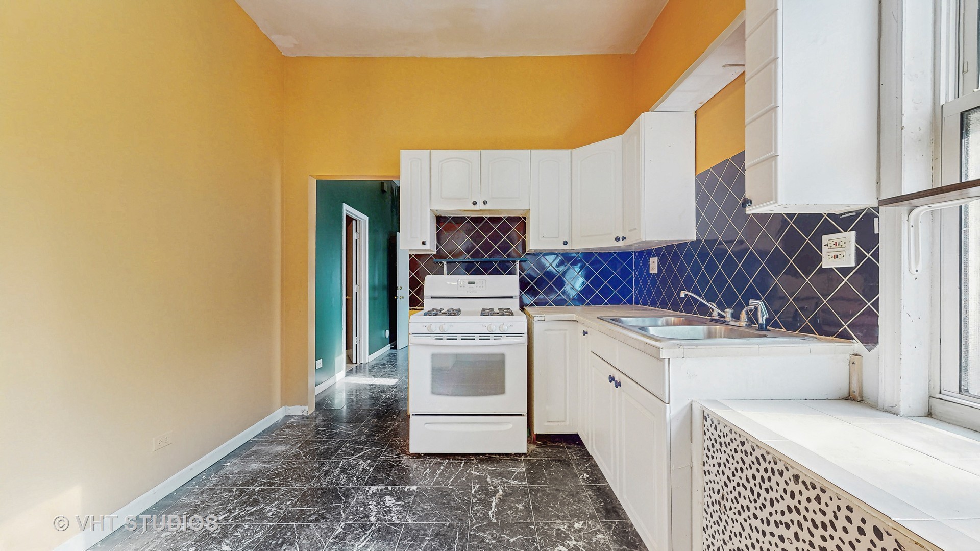 2221 West 21st Street Chicago IL 60608