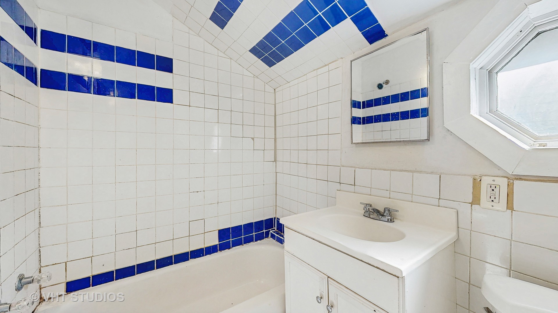 2221 West 21st Street Chicago IL 60608