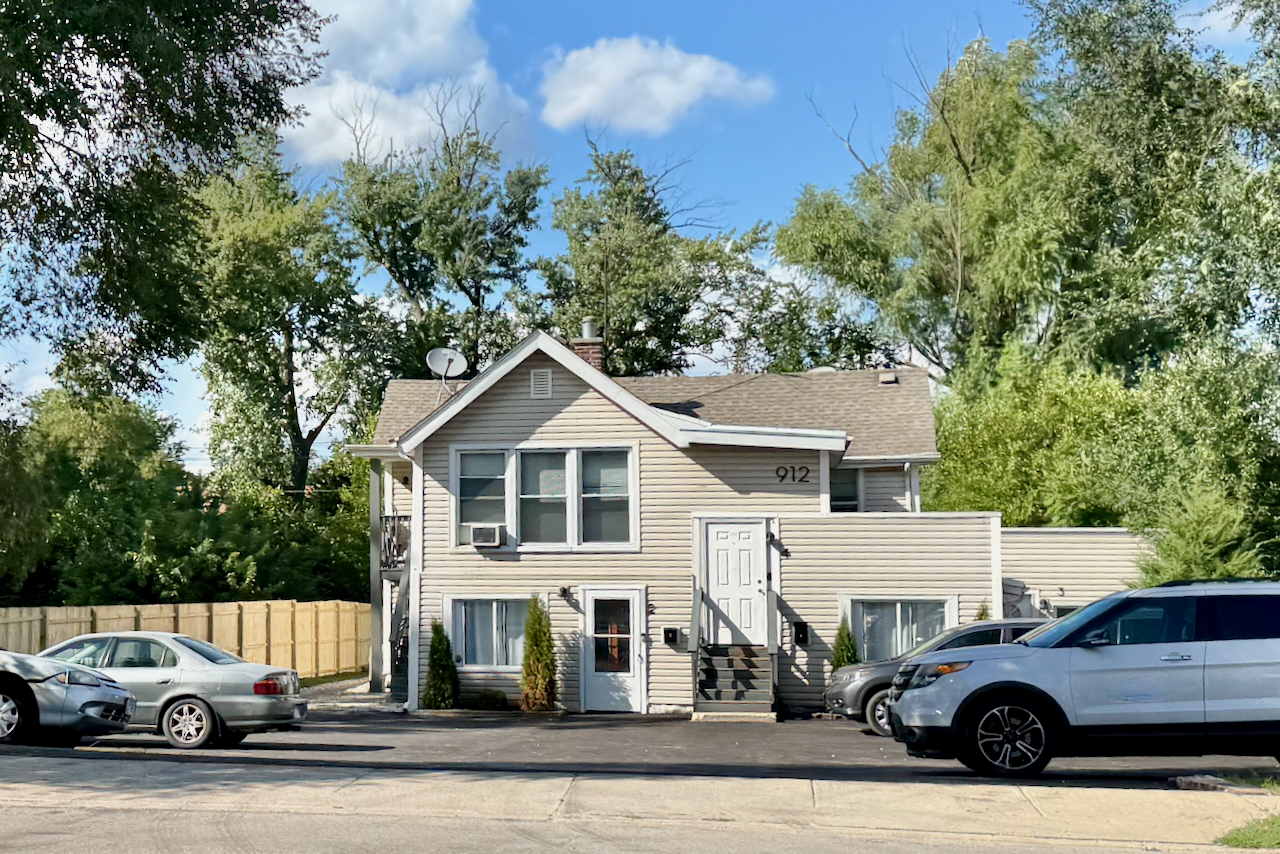 912 East Saint Charles Road Lombard IL 60148