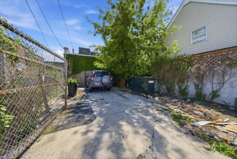 3348 West Montrose Avenue Chicago IL 60618