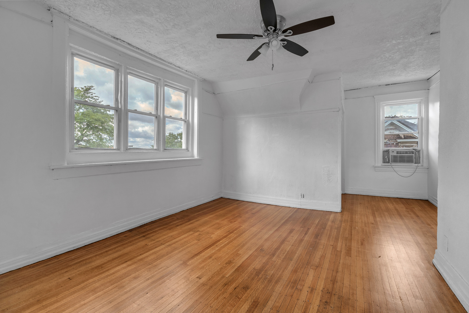 354 West Normal Parkway Chicago IL 60621